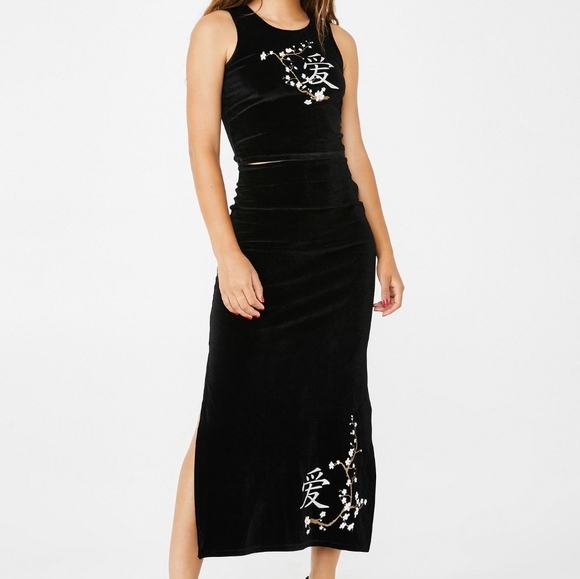 NWOT Velvet Cherry Blossom Dalia's Racerback Crop - Picture 3 of 6